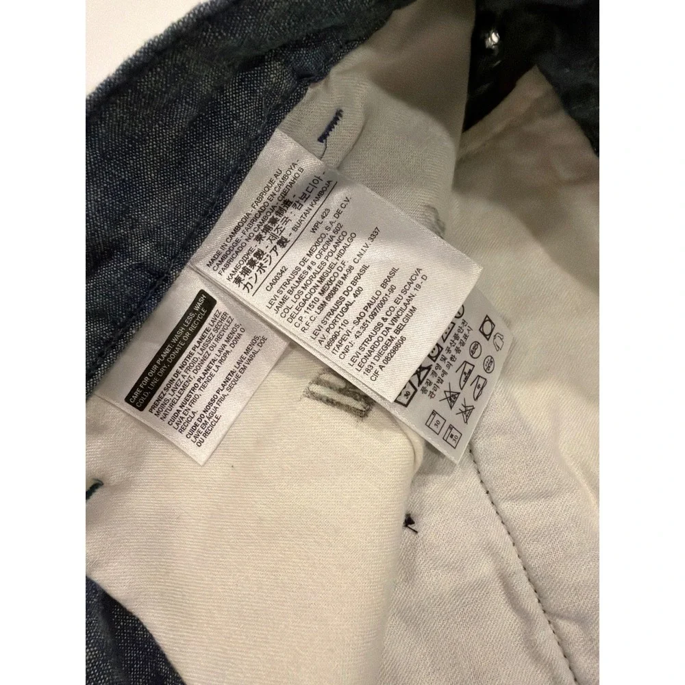 Levis Mens Blue Cotton Linen Blend Chambray Shorts Size 36 Flat Front Casual